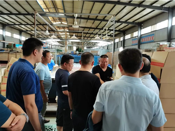 泸州玻璃酒瓶.png 泸州玻璃酒瓶.png