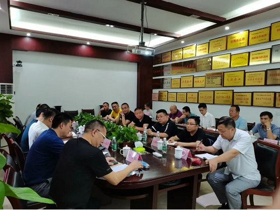 泸州玻璃酒瓶.png 泸州玻璃酒瓶.png