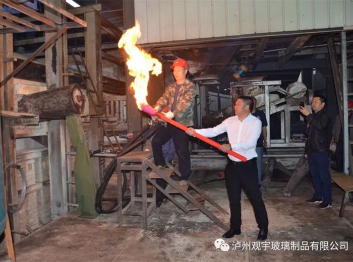 开云手机官方版页面登录入口玻璃一车间点火仪式隆重举行