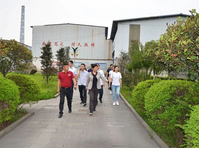 贵州省习水县经开区领导莅临开云手机官方版页面登录入口玻璃考察