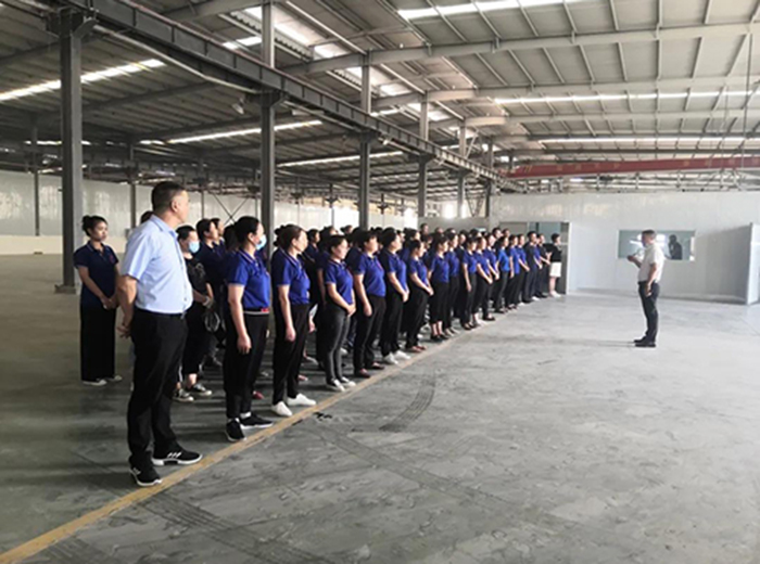 开云手机官方版页面登录入口集团董事长出席隆昌唯泰玻璃开业典礼