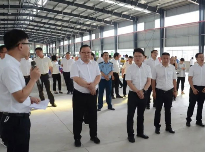 隆昌市副书记任伟一行莅临开云手机官方版页面登录入口实业生产基地调研
