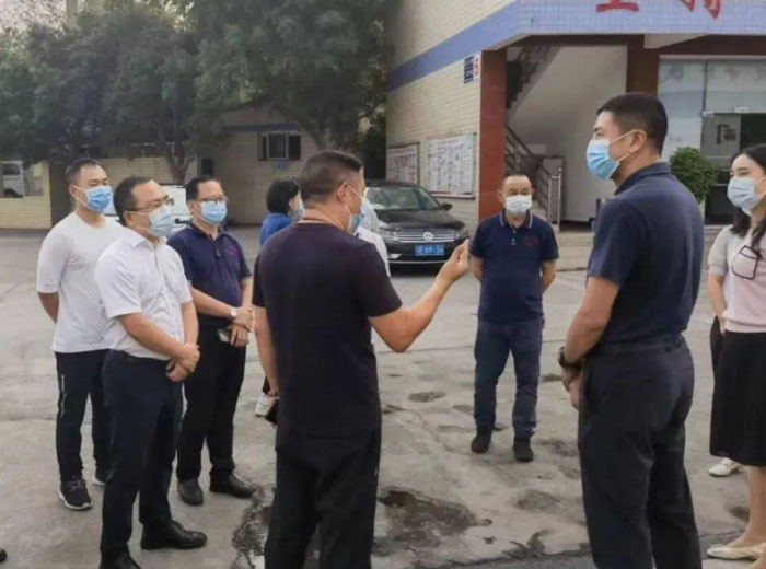 泸县县委书记肖刚一行莅临开云手机官方版页面登录入口集团总部基地调研