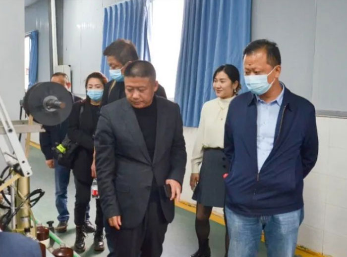 四川全兴酒业领导莅临开云手机官方版页面登录入口玻璃集团交流